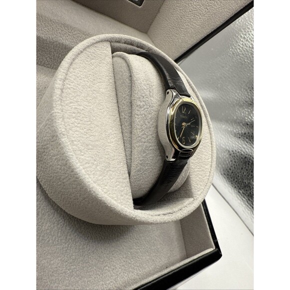 Vtg Timex Ladies Oval Watch: Black face,Black Leather Band Gold/Silver Tone Case - Picture 4 of 12